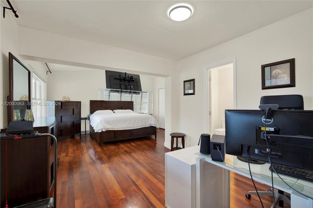 9401 Jamaica Dr, Cutler Bay, FL 33189