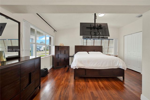 9401 Jamaica Dr, Cutler Bay, FL 33189