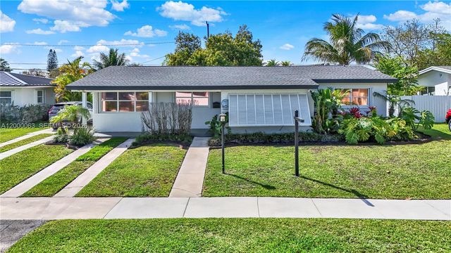 9401 Jamaica Dr, Cutler Bay, FL 33189