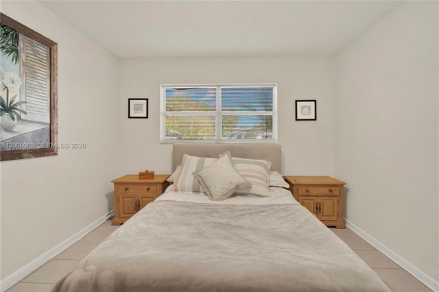 9401 Jamaica Dr, Cutler Bay, FL 33189