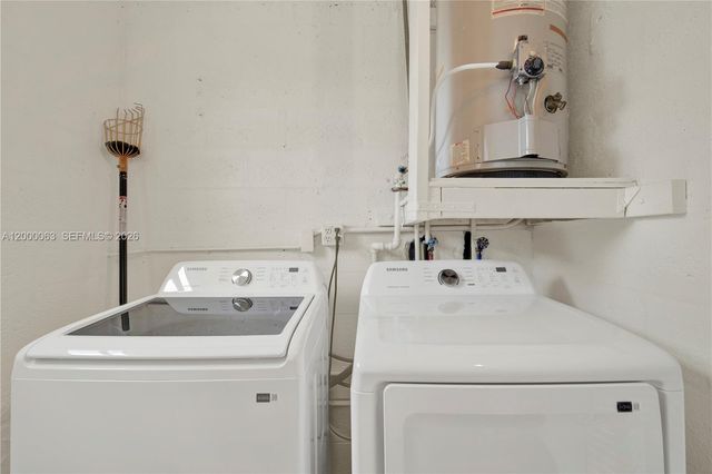 9401 Jamaica Dr, Cutler Bay, FL 33189