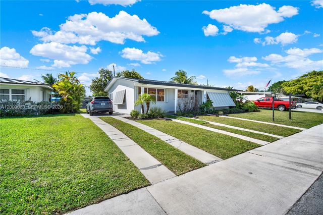 9401 Jamaica Dr, Cutler Bay, FL 33189