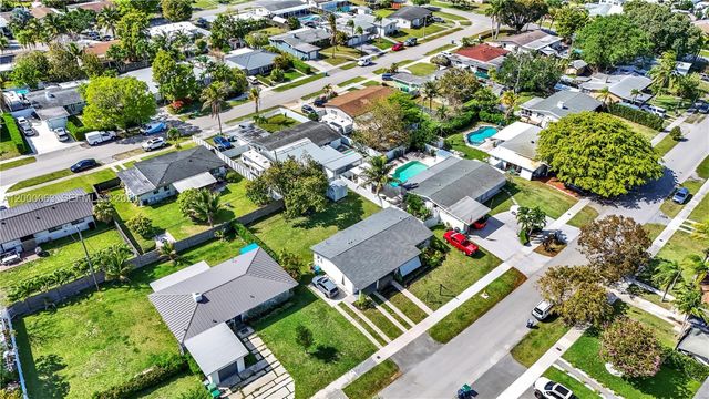 9401 Jamaica Dr, Cutler Bay, FL 33189