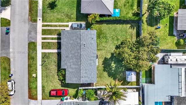 9401 Jamaica Dr, Cutler Bay, FL 33189