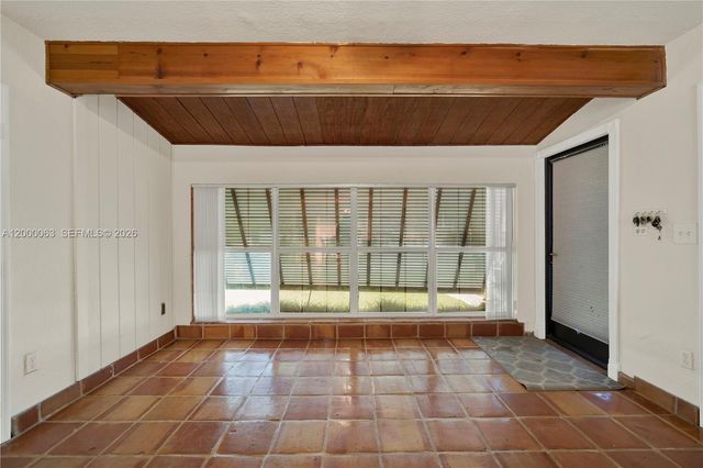 9401 Jamaica Dr, Cutler Bay, FL 33189