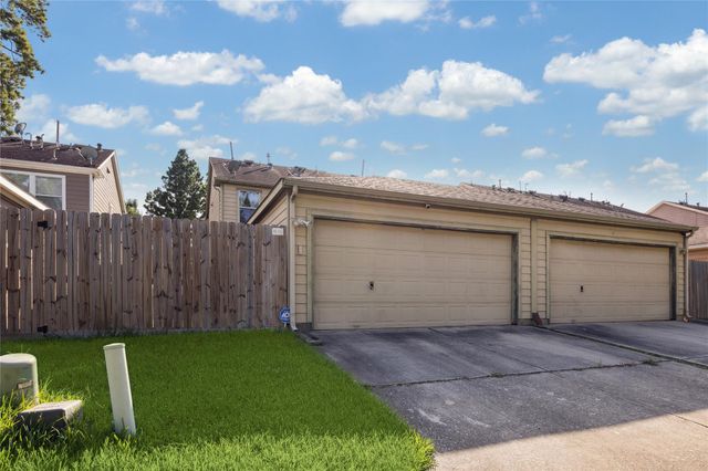 23634 Wildwood Green Way, Spring, TX 77373