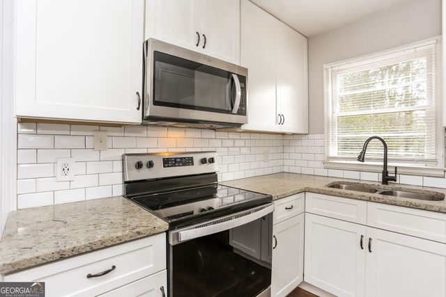 811 Dennis Drive, Forest Park, GA 30297