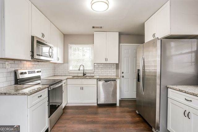 811 Dennis Drive, Forest Park, GA 30297