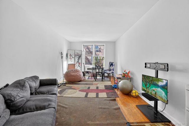 2105 Wallace Avenue 2A, Bronx, NY 10462