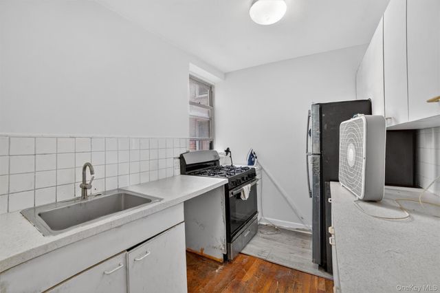 2105 Wallace Avenue 2A, Bronx, NY 10462