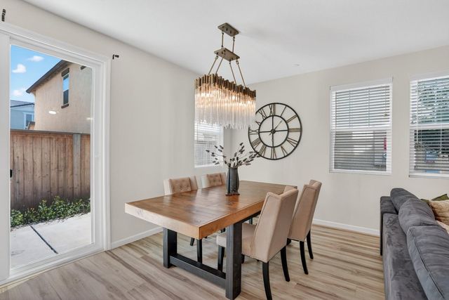 8212 Kramer Ranch Ln, Elk Grove, CA 95758