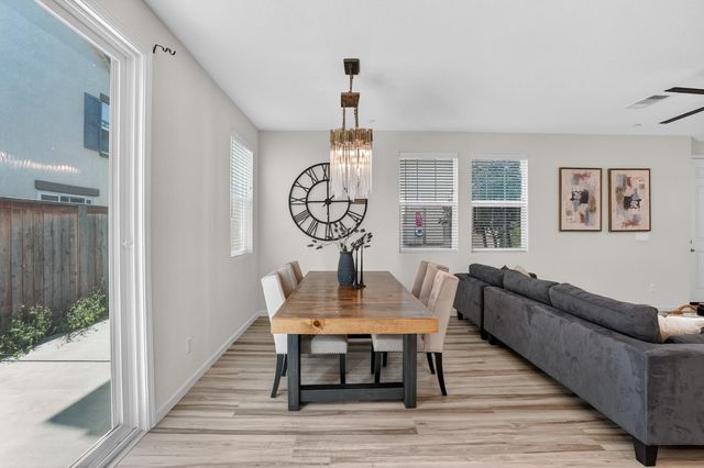 8212 Kramer Ranch Ln, Elk Grove, CA 95758