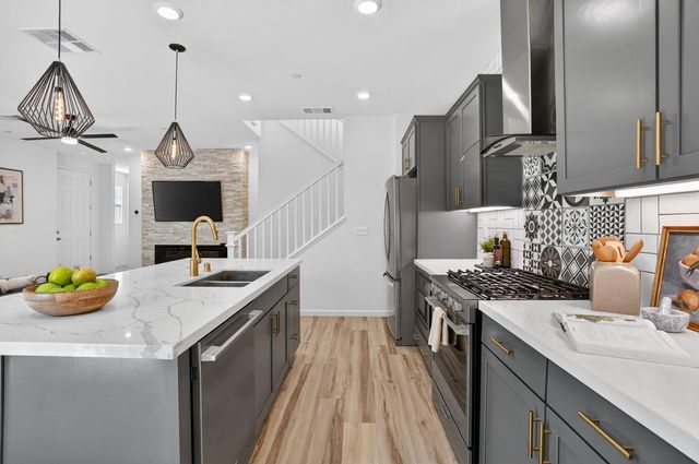 8212 Kramer Ranch Ln, Elk Grove, CA 95758