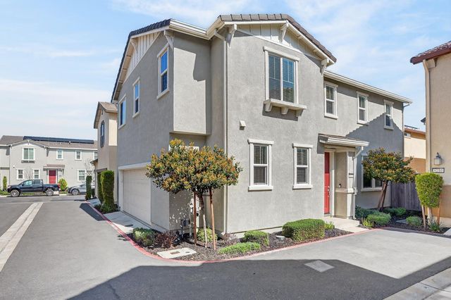 8212 Kramer Ranch Ln, Elk Grove, CA 95758