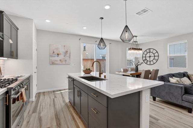 8212 Kramer Ranch Ln, Elk Grove, CA 95758