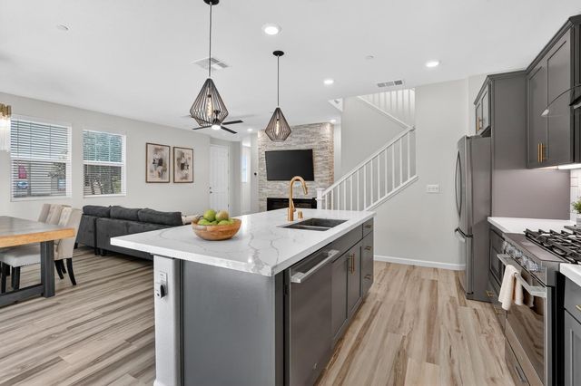 8212 Kramer Ranch Ln, Elk Grove, CA 95758