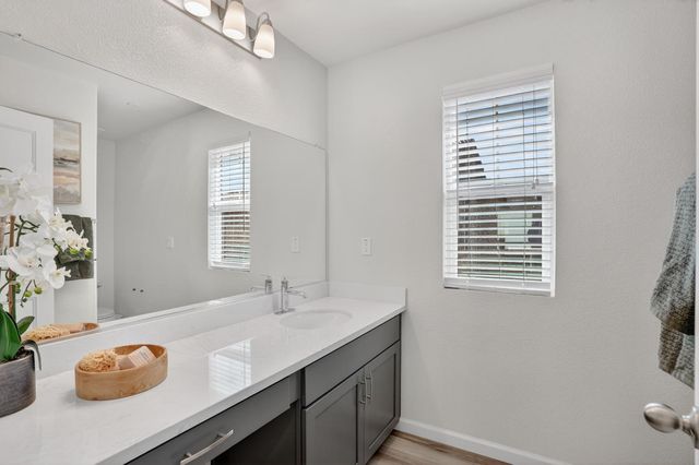 8212 Kramer Ranch Ln, Elk Grove, CA 95758