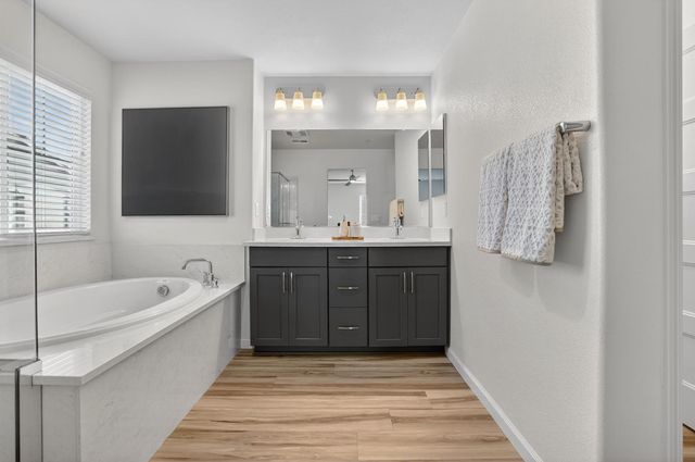 8212 Kramer Ranch Ln, Elk Grove, CA 95758