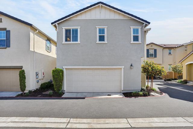 8212 Kramer Ranch Ln, Elk Grove, CA 95758
