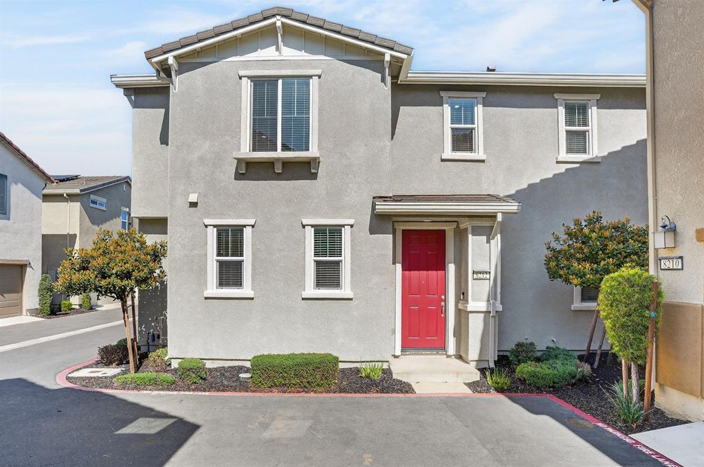 8212 Kramer Ranch Ln, Elk Grove, CA 95758