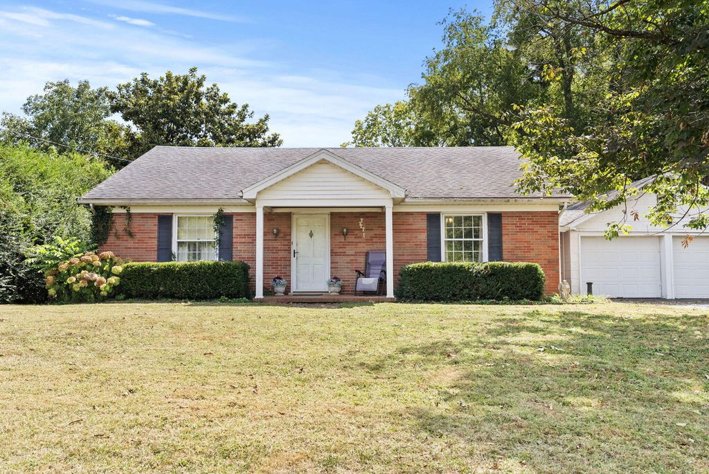 102 Butler Street, Millersburg, KY 40348