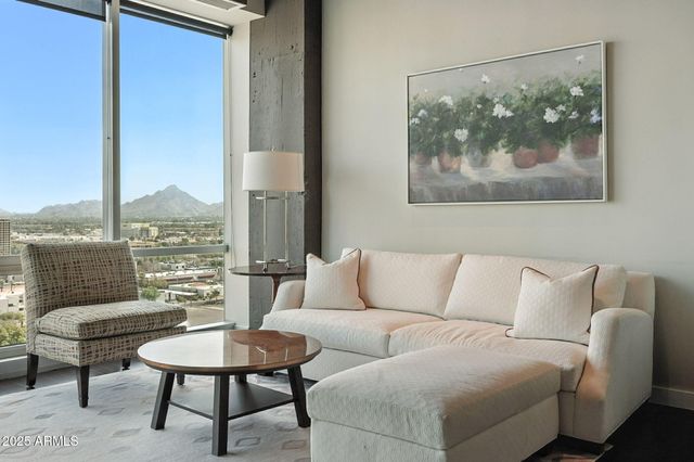 1 E LEXINGTON Avenue 1306, Phoenix, AZ 85012