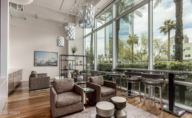 1 E LEXINGTON Avenue 1306, Phoenix, AZ 85012