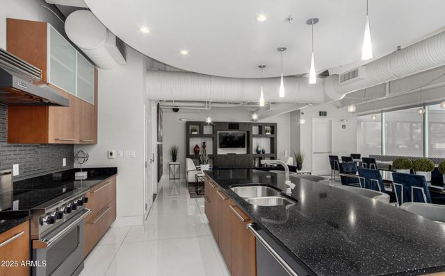 1 E LEXINGTON Avenue 1306, Phoenix, AZ 85012