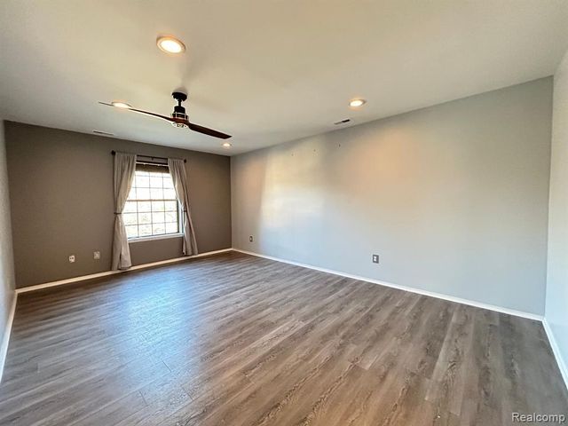 29657 Pine Ridge Circle, Farmington Hills, MI 48331