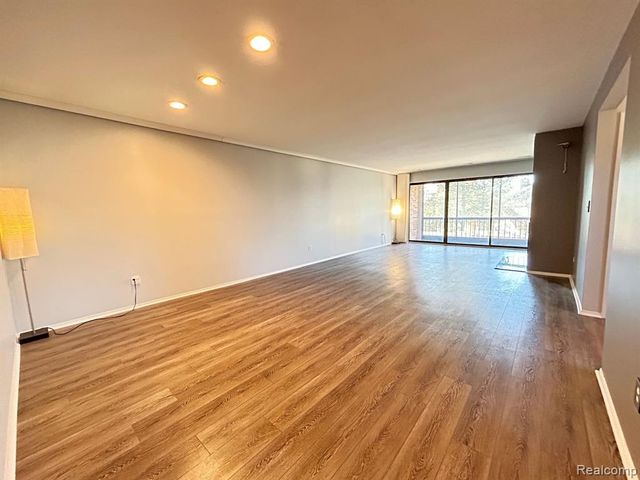 29657 Pine Ridge Circle, Farmington Hills, MI 48331