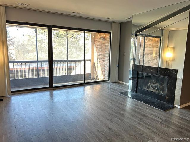 29657 Pine Ridge Circle, Farmington Hills, MI 48331