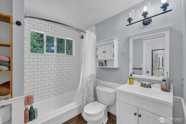 7622 234th Street SW, Edmonds, WA 98026