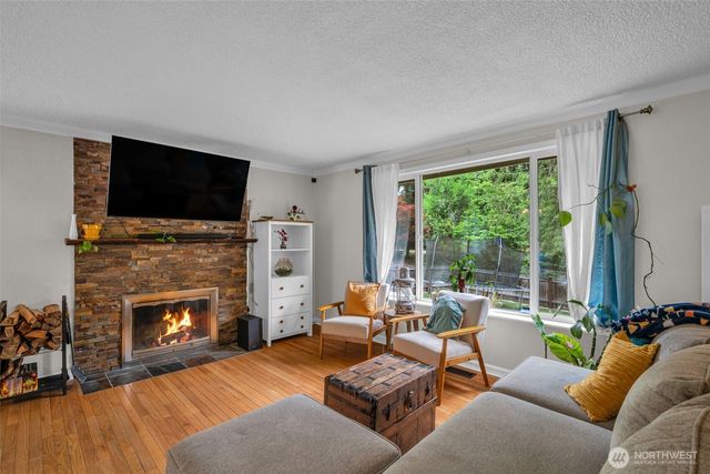 7622 234th Street SW, Edmonds, WA 98026