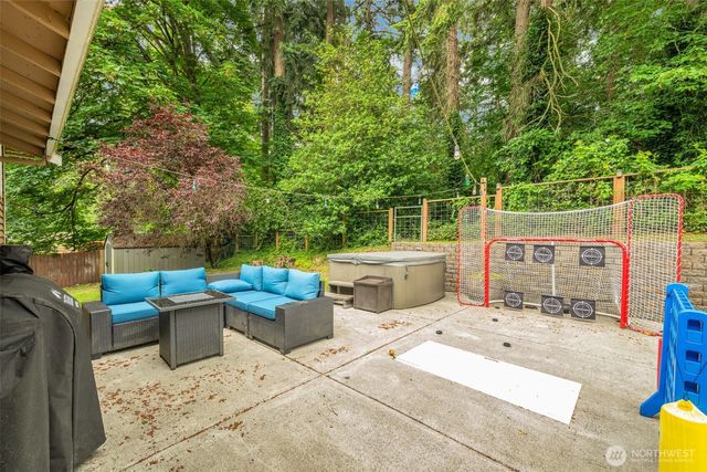 7622 234th Street SW, Edmonds, WA 98026