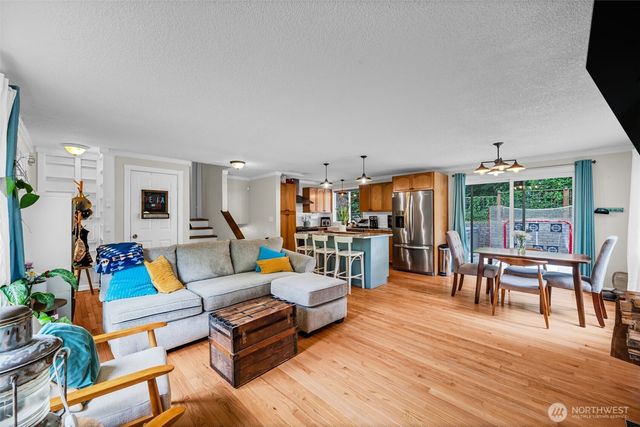 7622 234th Street SW, Edmonds, WA 98026
