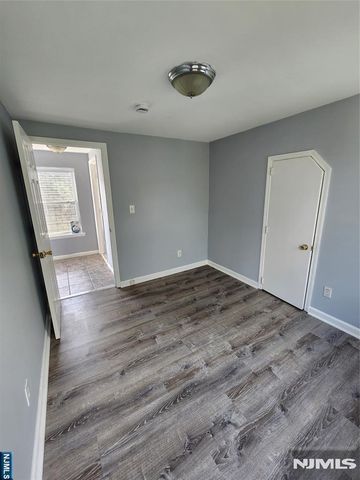 10 Westcott Street, Bloomfield, NJ 07003