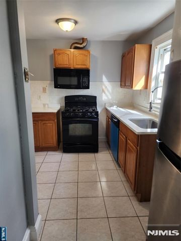 10 Westcott Street, Bloomfield, NJ 07003