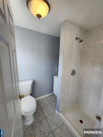 10 Westcott Street, Bloomfield, NJ 07003
