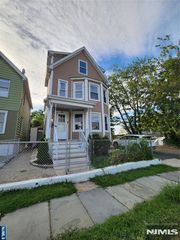 10 Westcott Street, Bloomfield, NJ 07003