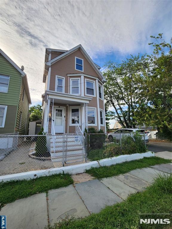 10 Westcott Street, Bloomfield, NJ 07003