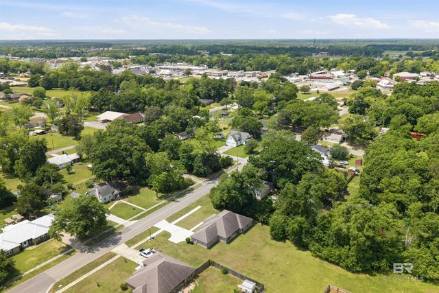 18755 Wilters Street, Robertsdale, AL 36567