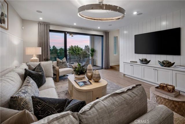 116 Palisades, Irvine, CA 92618