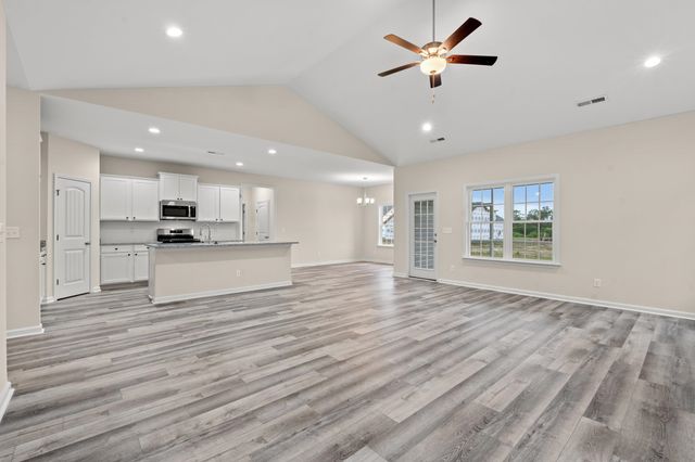 92 Cove Ln., Georgetown, SC 29440