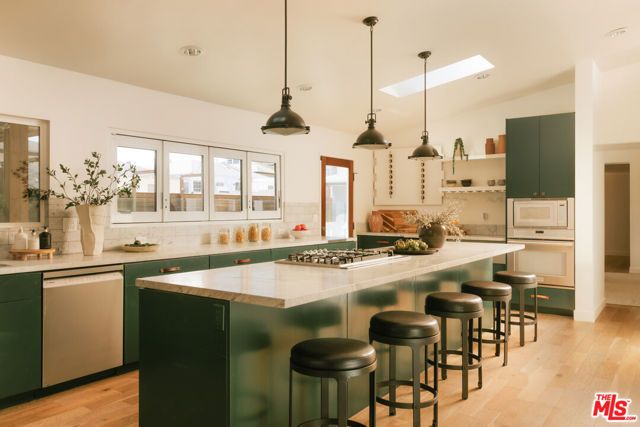 3019 Surry Street, Los Angeles, CA 90027