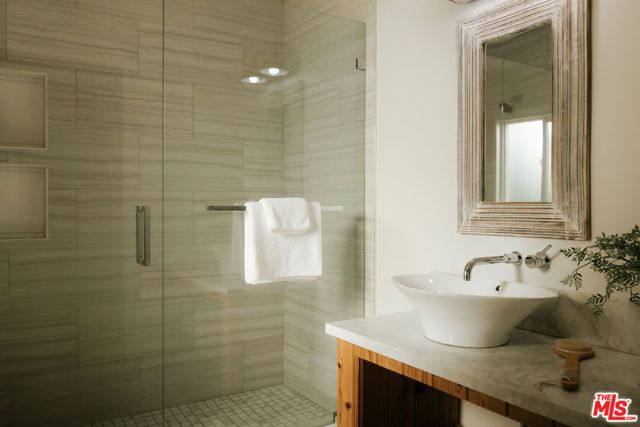 3019 Surry Street, Los Angeles, CA 90027