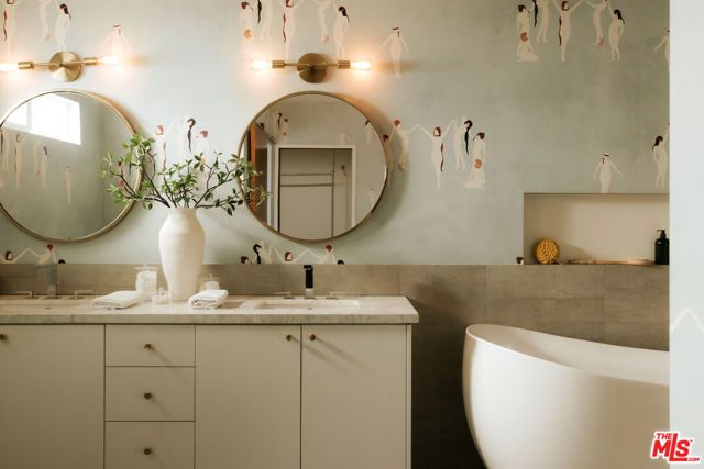 3019 Surry Street, Los Angeles, CA 90027