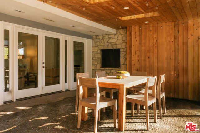 3019 Surry Street, Los Angeles, CA 90027