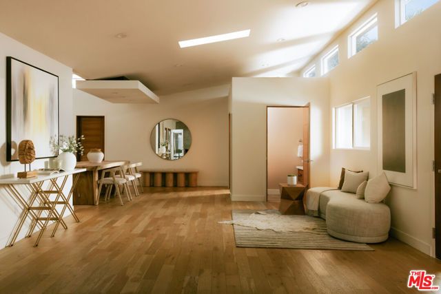 3019 Surry Street, Los Angeles, CA 90027