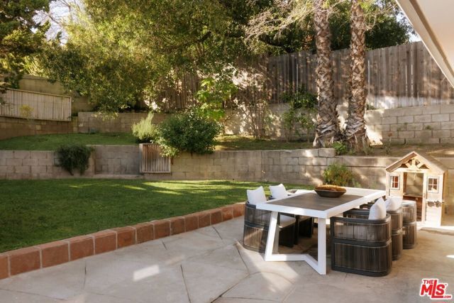 3019 Surry Street, Los Angeles, CA 90027