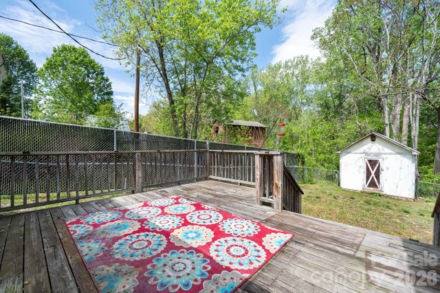 715 Main Street, Hudson, NC 28638
